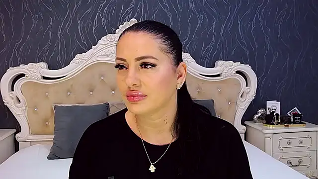 Snapshot of Lauren_Saint chatting on 11.09.25 Lauren Saint online show from 11.09.25