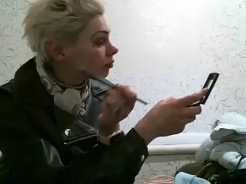 Julie Silver online show from 03.02.25