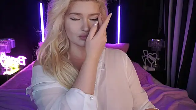 CocoSecretss online show from 03.03.25