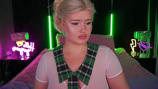 CocoSecretss online show from 10.07.25