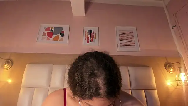 Snapshot of Dollar-girl chatting on 12.29.24 Dollar-girl online show from 12.29.24