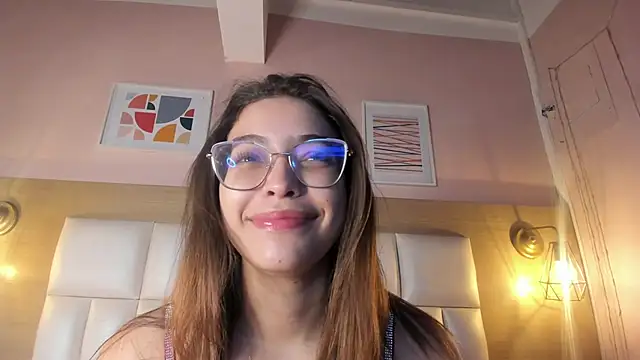 Snapshot of Dollar-girl chatting on 12.31.24 Dollar-girl online show from 12.31.24