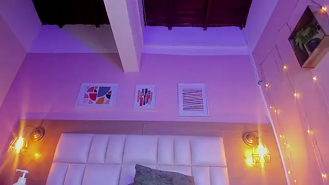 Snapshot of Dollar-girl chatting on 01.24.25 Dollar-girl online show from 01.24.25