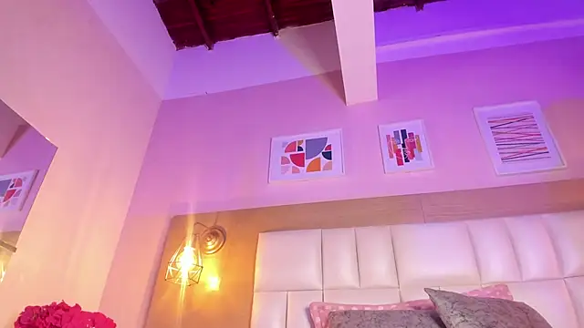 Snapshot of Dollar-girl chatting on 01.27.25 Dollar-girl online show from 01.27.25