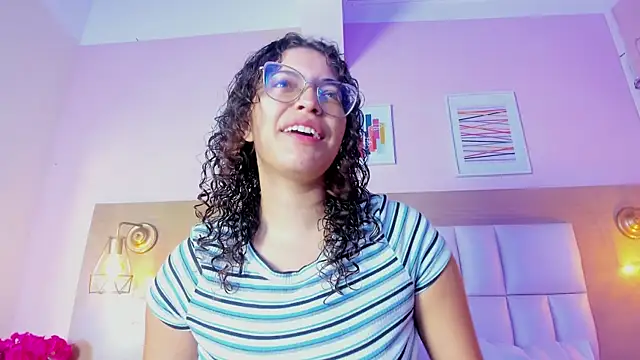 Snapshot of Dollar-girl chatting on 03.09.25 Dollar-girl online show from 03.09.25