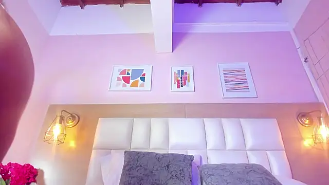 Snapshot of Dollar-girl chatting on 03.12.25 Dollar-girl online show from 03.12.25