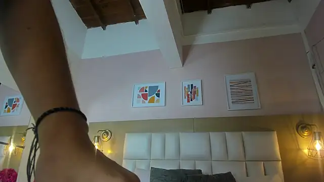 Snapshot of Dollar-girl chatting on 03.13.25 Dollar-girl online show from 03.13.25