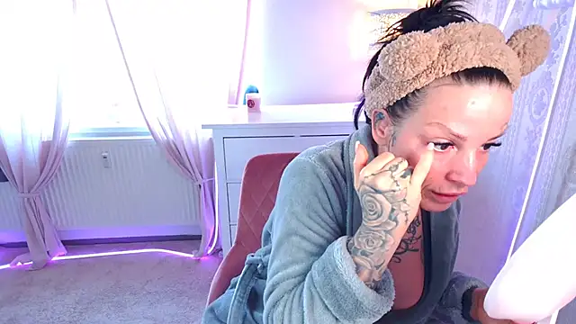 EmilyDiazofficial online show from 02.15.26