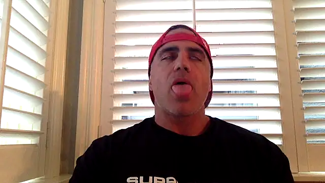 Snapshot of Bad_daddy21 chatting on 10.02.25 Bad daddy21 online show from 10.02.25