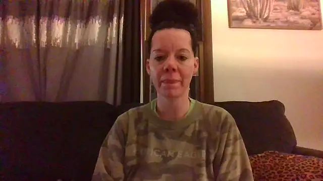 SidneyRaee online show from 12.04.24