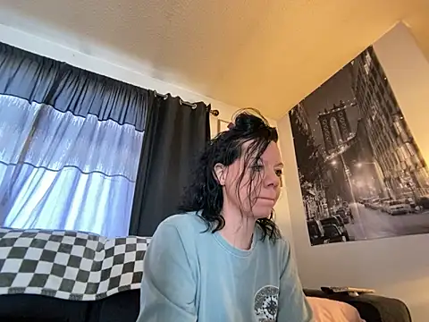 SidneyRaee online show from 12.05.24