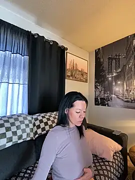 SidneyRaee online show from 12.06.24