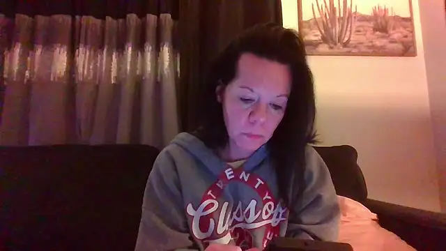 SidneyRaee online show from 12.08.24