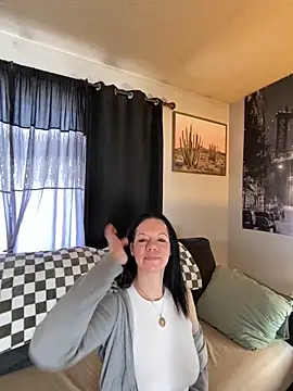 SidneyRaee online show from 12.11.24