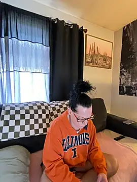 SidneyRaee online show from 12.17.24