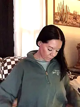 SidneyRaee online show from 12.18.25