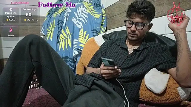 Snapshot of just_fucks chatting on 07.13.26 just fucks online show from 07.13.26