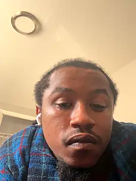 Snapshot of MandingoSlinging chatting on 10.16.25 MandingoSlinging online show from 10.16.25