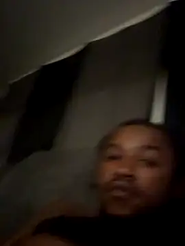 Snapshot of MandingoSlinging chatting on 10.24.25 MandingoSlinging online show from 10.24.25