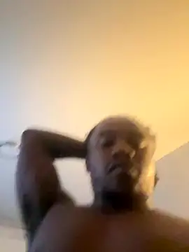 Snapshot of MandingoSlinging chatting on 11.01.25 MandingoSlinging online show from 11.01.25