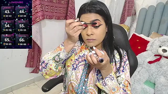 lakshmiraniii online show from 11.25.25