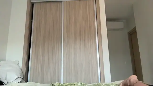 Snapshot of naughtyhollyxxxx chatting on 03.20.25 naughtyhollyxxxx online show from 03.20.25