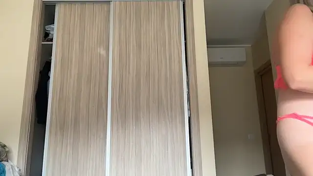 Snapshot of naughtyhollyxxxx chatting on 10.15.25 naughtyhollyxxxx online show from 10.15.25