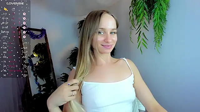 Snapshot of Mad1en chatting on 12.23.24 Mad1en online show from 12.23.24