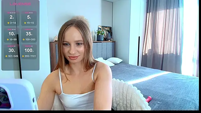 Snapshot of Mad1en chatting on 10.17.25 Mad1en online show from 10.17.25