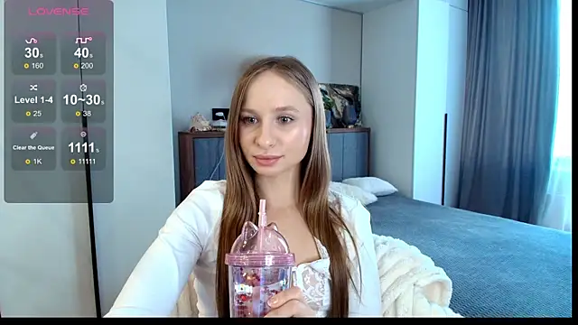 Snapshot of Mad1en chatting on 10.26.25 Mad1en online show from 10.26.25