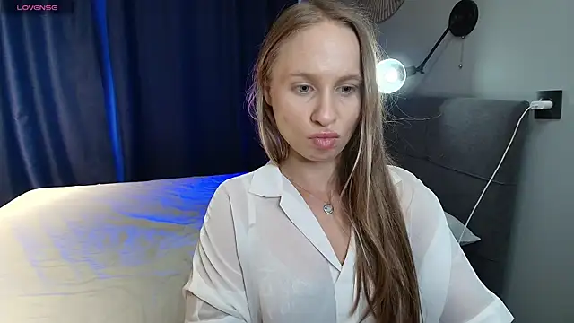 Snapshot of Mad1en chatting on 07.24.26 Mad1en online show from 07.24.26