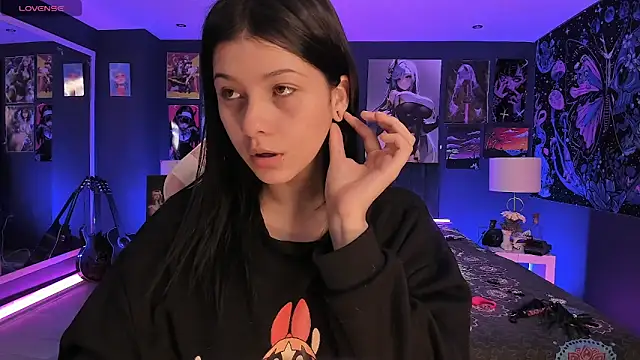 LanaKyutt online show from 10.03.25