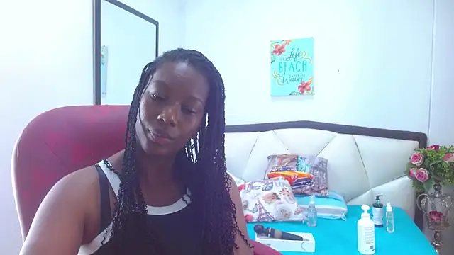 Snapshot of Sara_Marks chatting on 10.31.25 Sara Marks online show from 10.31.25