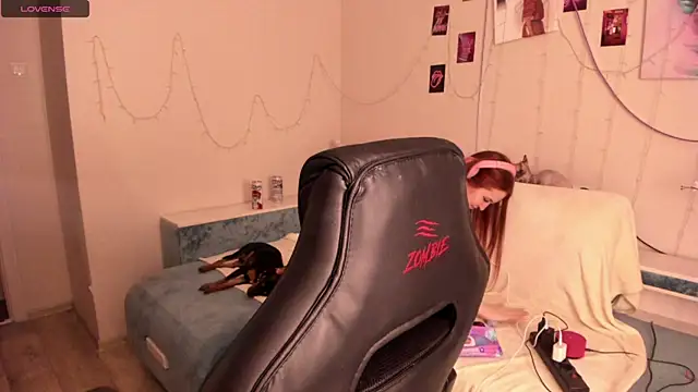 Snapshot of ViolaIntelligent chatting on 12.06.24 ViolaIntelligent online show from 12.06.24