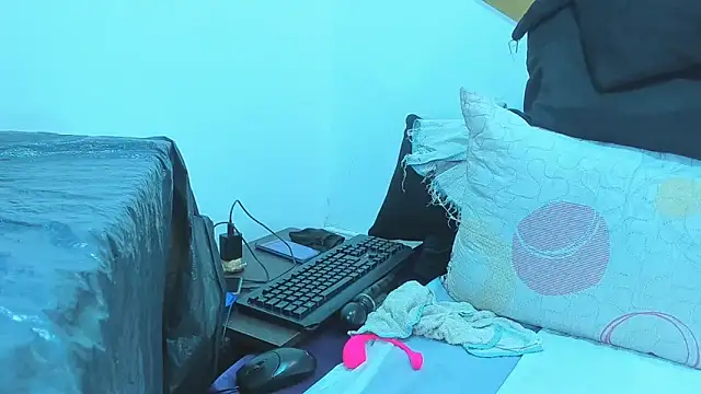 Snapshot of SashaBigSquirt chatting on 03.21.26 SashaBigSquirt online show from 03.21.26