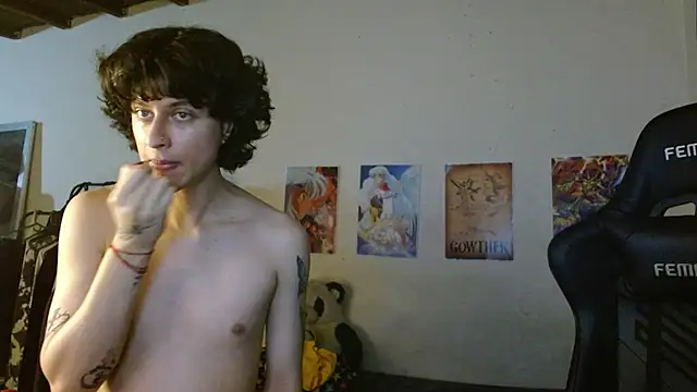 Snapshot of angelitofemboy chatting on 01.26.25 angelitofemboy online show from 01.26.25