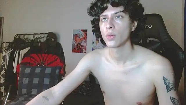 Snapshot of angelitofemboy chatting on 01.27.25 angelitofemboy online show from 01.27.25