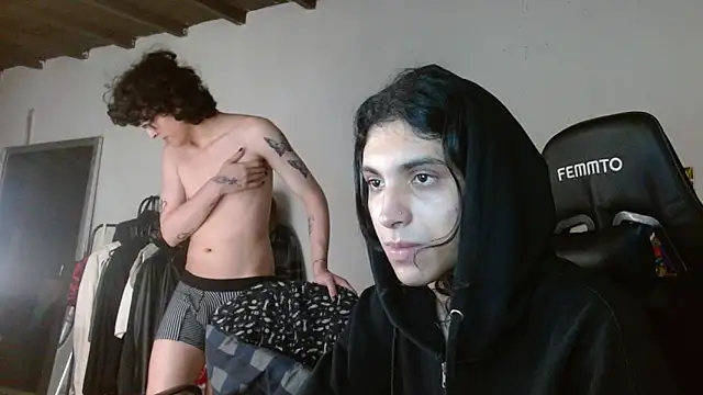 Snapshot of angelitofemboy chatting on 03.21.25 angelitofemboy online show from 03.21.25