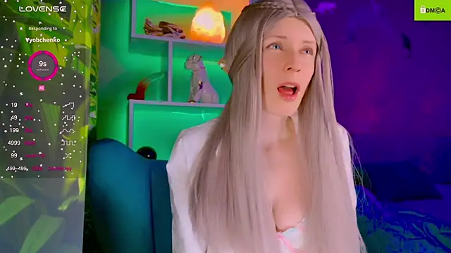 Snapshot of Flash_Summer chatting on 10.24.25 Flash Summer online show from 10.24.25