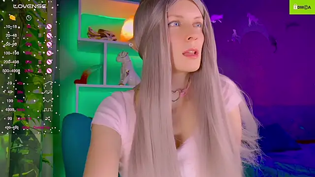 Snapshot of Flash_Summer chatting on 10.27.25 Flash Summer online show from 10.27.25