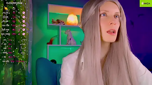 Snapshot of Flash_Summer chatting on 10.30.25 Flash Summer online show from 10.30.25