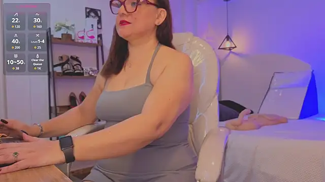 Snapshot of lady_nylon_ chatting on 10.16.25 lady nylon online show from 10.16.25