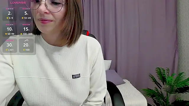 Camelia Lillie online show from 01.06.25