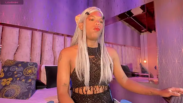 Snapshot of ari_monet chatting on 02.01.25 ari monet online show from 02.01.25