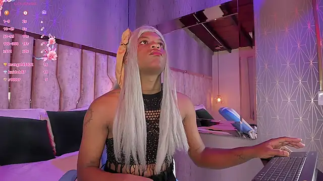 Snapshot of ari_monet chatting on 02.12.25 ari monet online show from 02.12.25