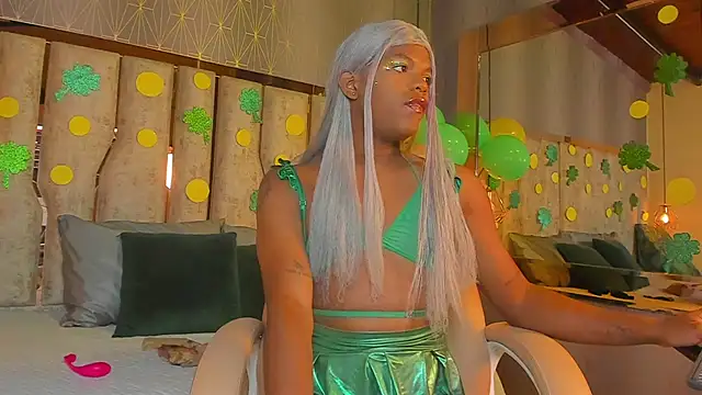 Snapshot of ari_monet chatting on 03.18.25 ari monet online show from 03.18.25