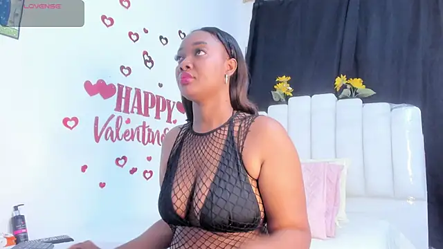 Snapshot of RoxannaBlanche chatting on 02.12.26 RoxannaBlanche online show from 02.12.26