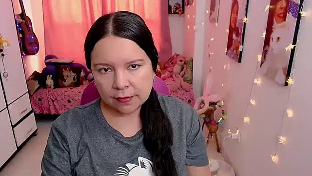 Snapshot of claryssa_ chatting on 04.28.26 claryssa online show from 04.28.26