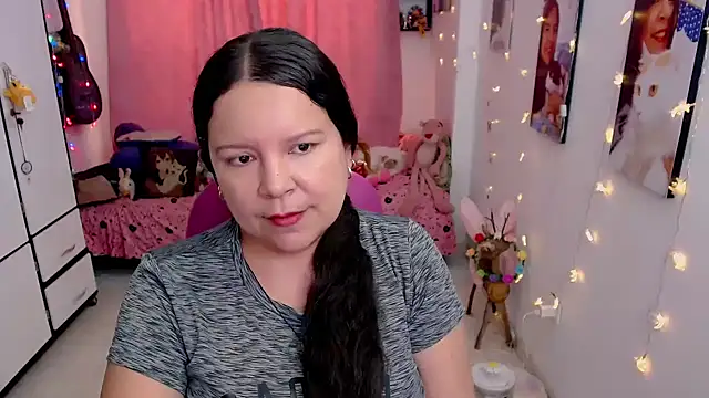 Snapshot of claryssa_ chatting on 05.06.26 claryssa online show from 05.06.26