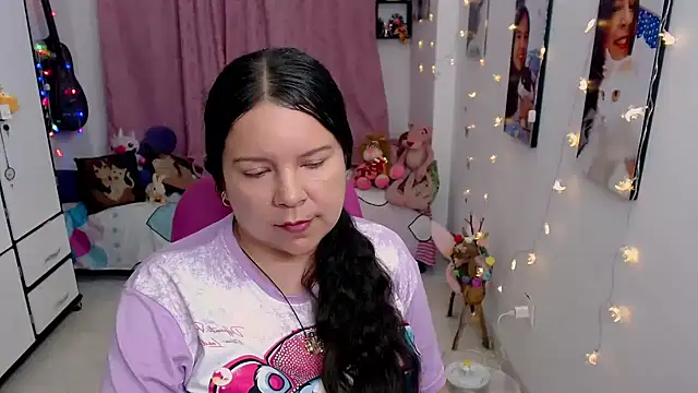 Snapshot of claryssa_ chatting on 05.16.26 claryssa online show from 05.16.26
